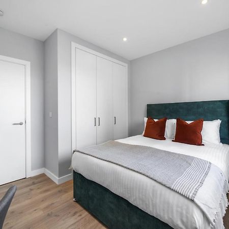 Ellie N Conys 3 Bedroom Apartment With 2 Bathrooms, An Ensuite, Kitchen And Balcony In Stratford Westfield London Exterior photo