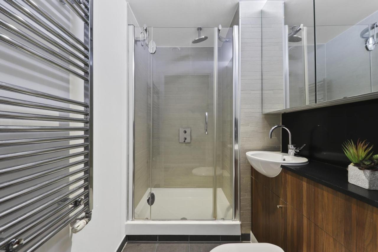 Ellie N Conys 3 Bedroom Apartment With 2 Bathrooms, An Ensuite, Kitchen And Balcony In Stratford Westfield London Exterior photo