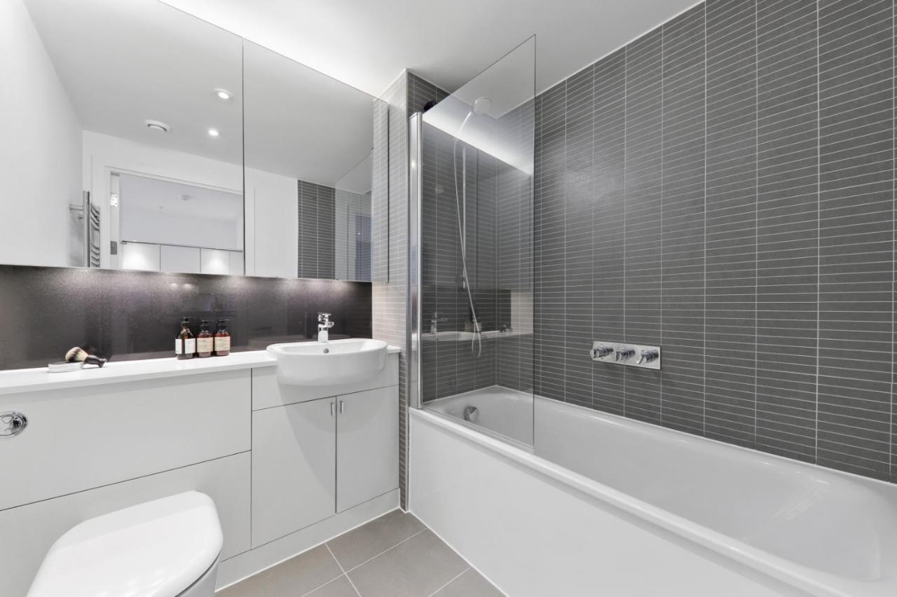 Ellie N Conys 3 Bedroom Apartment With 2 Bathrooms, An Ensuite, Kitchen And Balcony In Stratford Westfield London Exterior photo